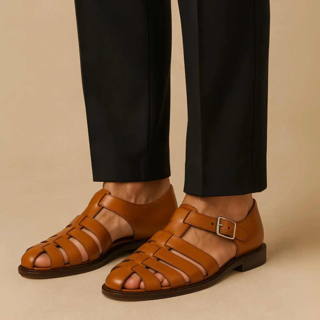 Rafello&Co | Closed sandal with strap