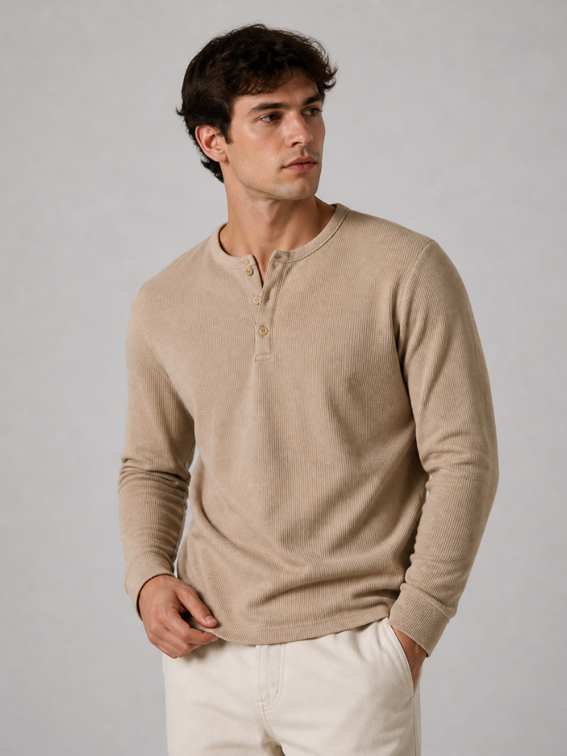 Minimalist ribbed Henley with refined everyday fit